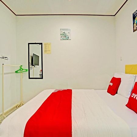 Capital O 90423 Teratai Chalet Hotel Kampong Raja Exterior foto