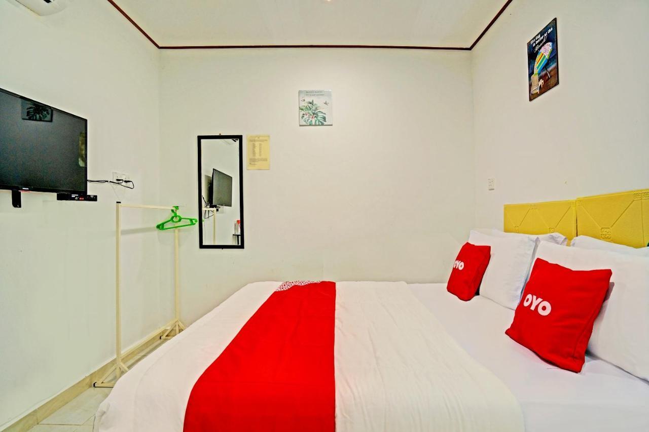 Capital O 90423 Teratai Chalet Hotel Kampong Raja Exterior foto
