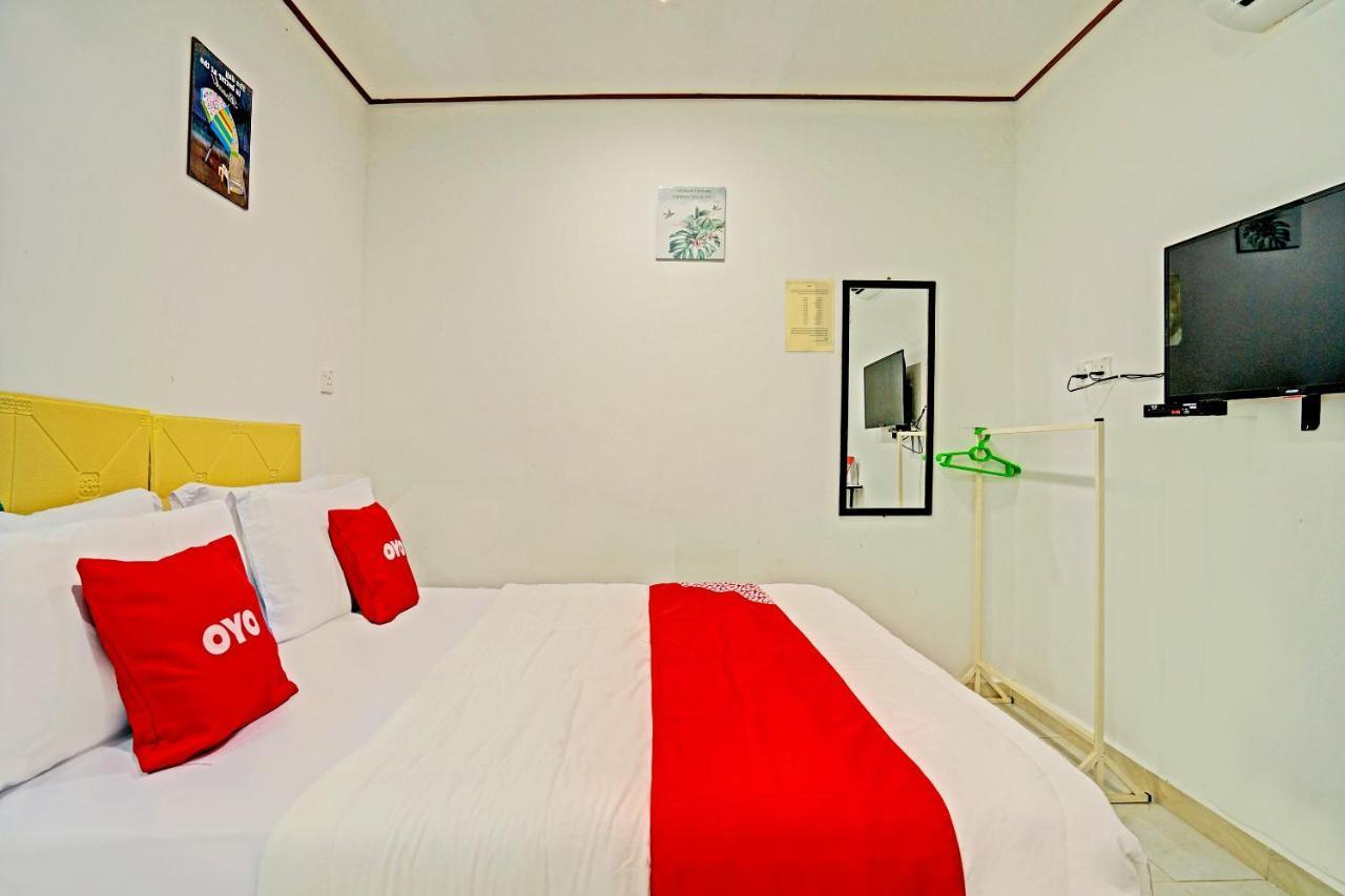 Capital O 90423 Teratai Chalet Hotel Kampong Raja Exterior foto