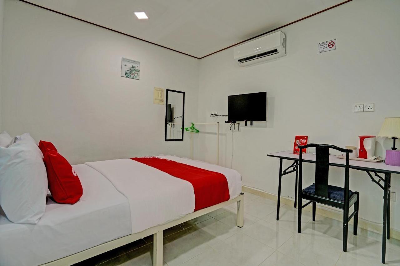 Capital O 90423 Teratai Chalet Hotel Kampong Raja Exterior foto